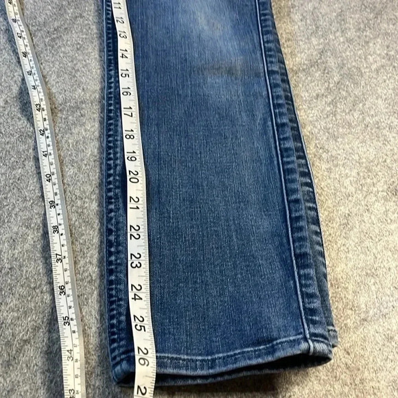 7 for all Mankind Roxanne Ankle Crop, Medium Wash.  27*26. - Picture 4 of 11